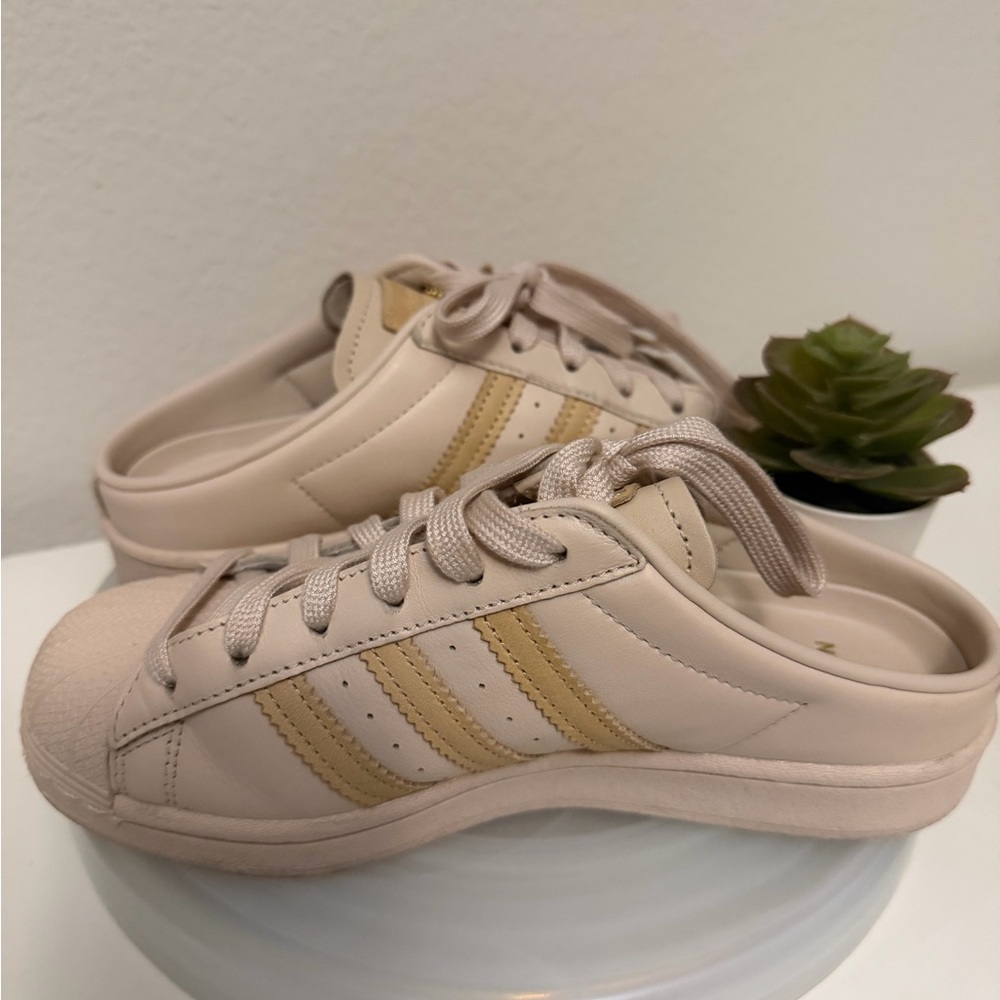 Adidas Women's Beige and Gold Sneakers